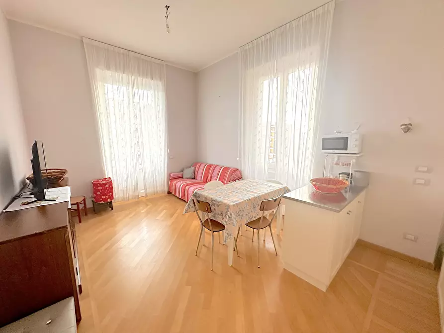 Immagine 1 di Trilocale in affitto  in Piazza Madonna dell'Orto a Chiavari