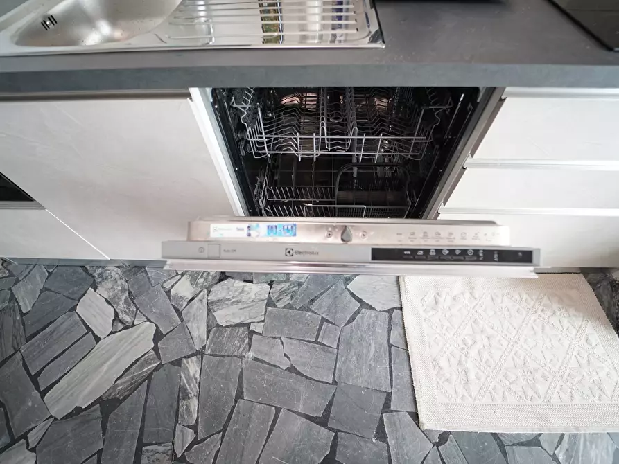 Immagine 7 di Trilocale in affitto  a Chiavari