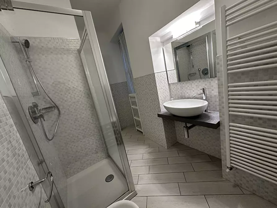 Immagine 10 di Pentalocale in affitto  a Chiavari