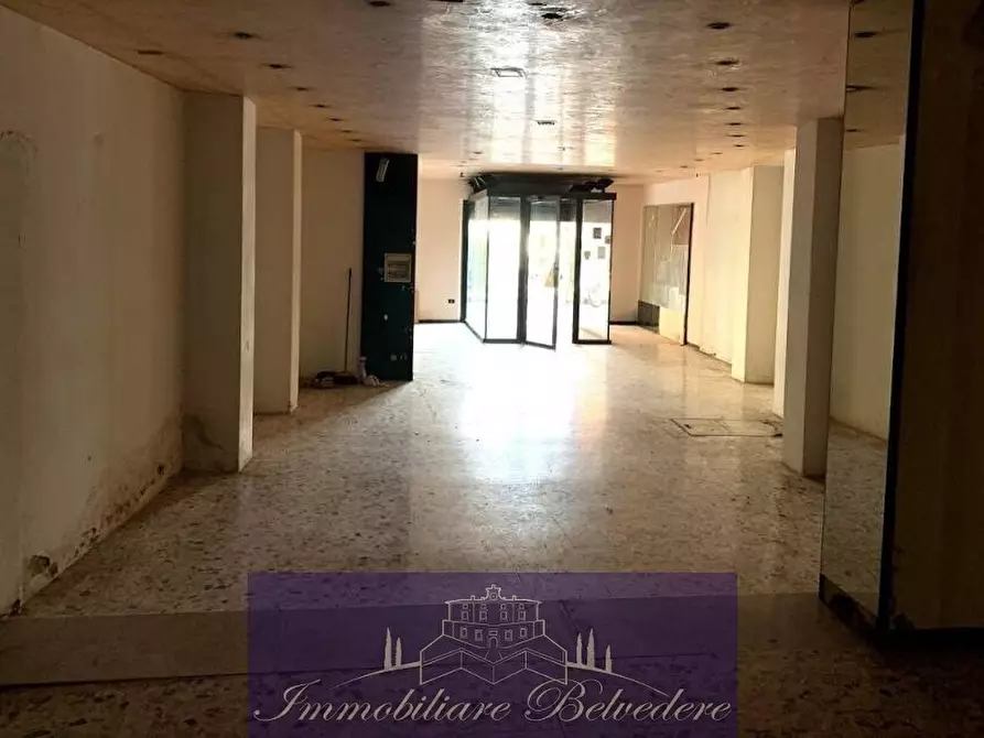 Immagine 6 di Locale commerciale in vendita  in Via Spinello Aretino a Firenze