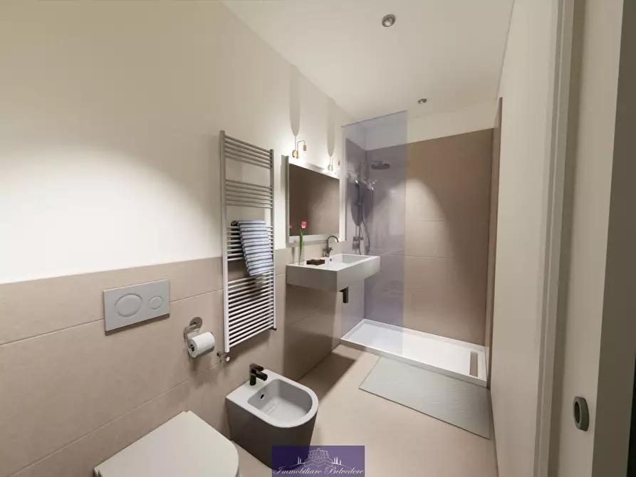 Immagine 11 di Quadrilocale in vendita  in Via Ugo Foscolo a Camaiore