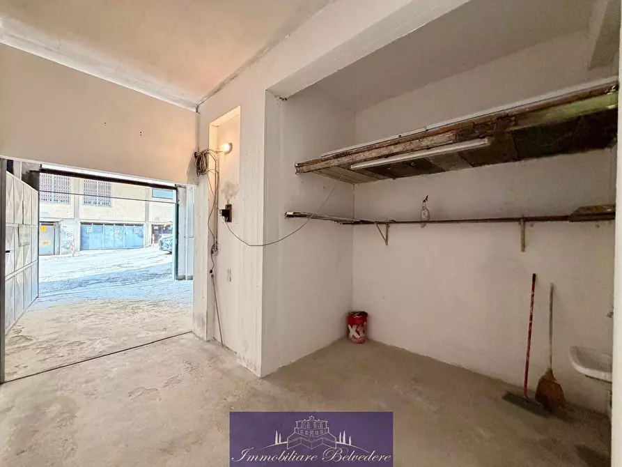 Immagine 1 di Garage in affitto  in Via Vincenzo Bellini a Firenze