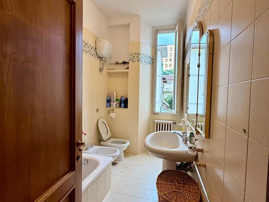 Immagine 6 di Appartamento in vendita  in Viale Edmondo de Amicis a Firenze