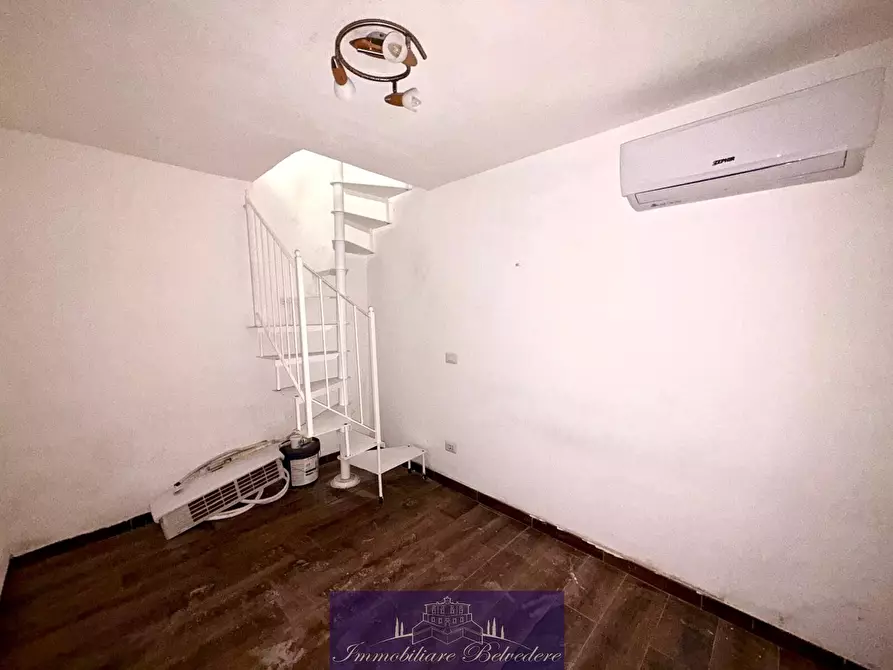 Immagine 3 di Locale commerciale in vendita  in Piazza Leopoldo a Firenze