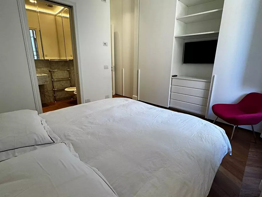 Immagine 10 di Appartamento in affitto  in Via dei Calzaiuoli a Firenze