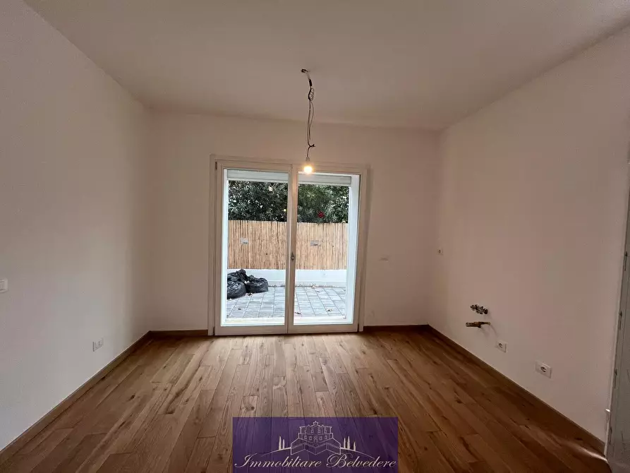 Immagine 14 di Ufficio in vendita  in Via Mazzini a Camaiore