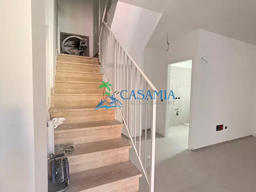 Immagine 7 di Casa trifamiliare in vendita  a Grottammare