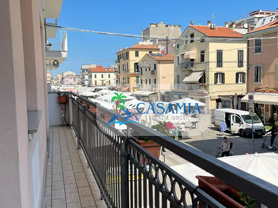 Immagine 2 di Pentalocale in vendita  in Via Montebello a San Benedetto Del Tronto