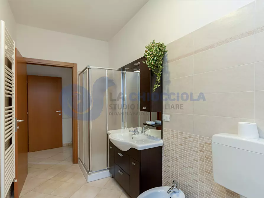 Immagine 9 di Bilocale in vendita  in Via Giuseppe Massarenti a Bologna