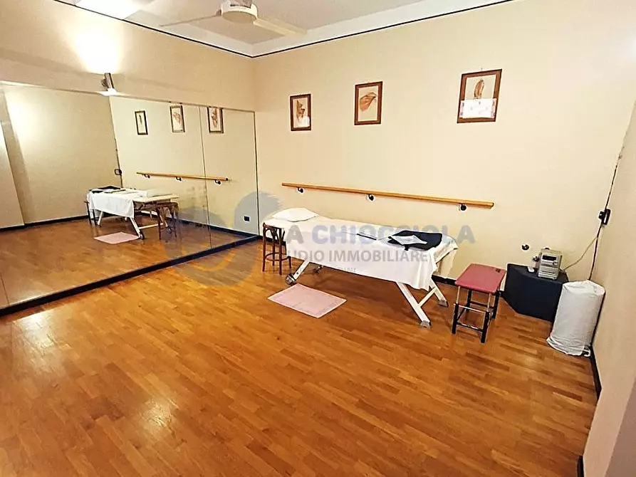 Immagine 13 di Ufficio in affitto  a Bologna