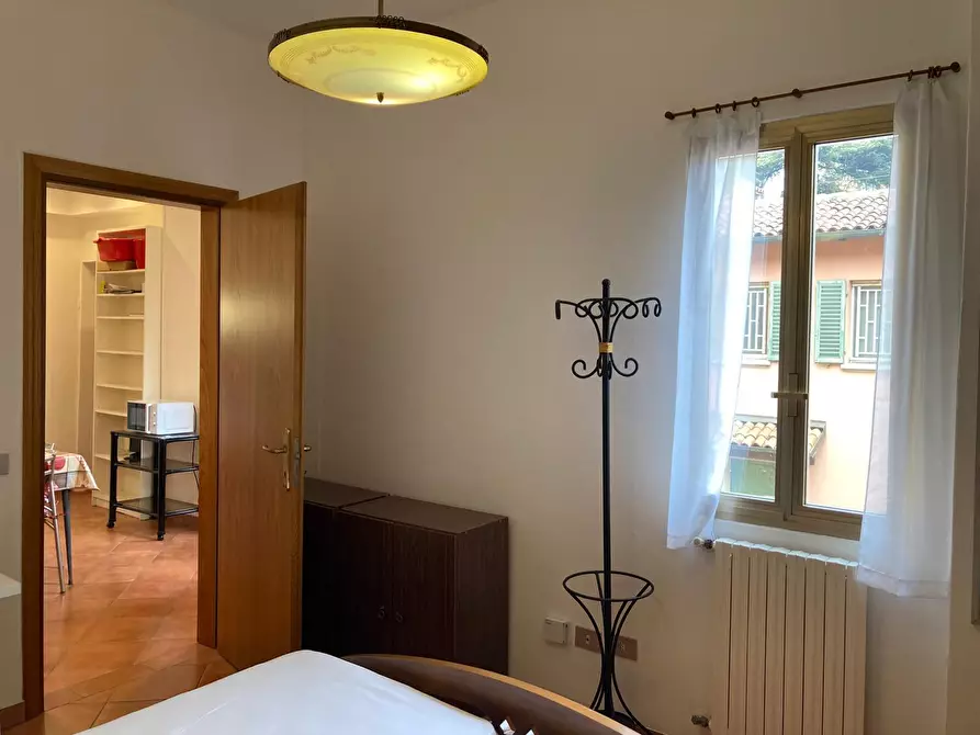 Immagine 21 di Trilocale in affitto  a Bologna