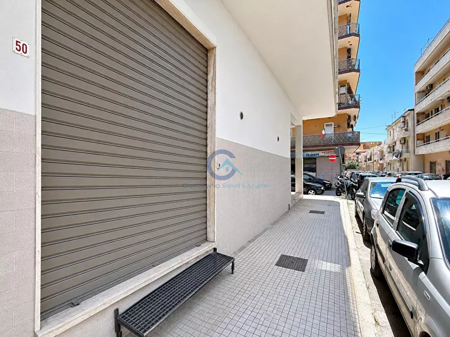 Immagine 17 di Locale commerciale in vendita  in Via Genova 50 a Catanzaro