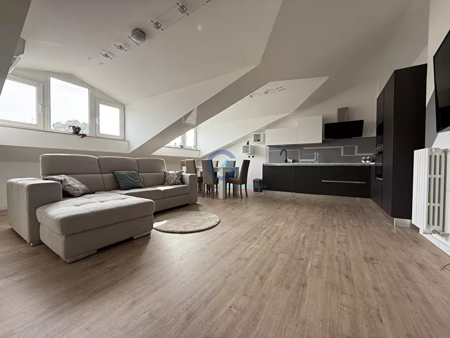 Immagine 13 di Attico in vendita  in Via Carlo Pisacane 26 a Catanzaro