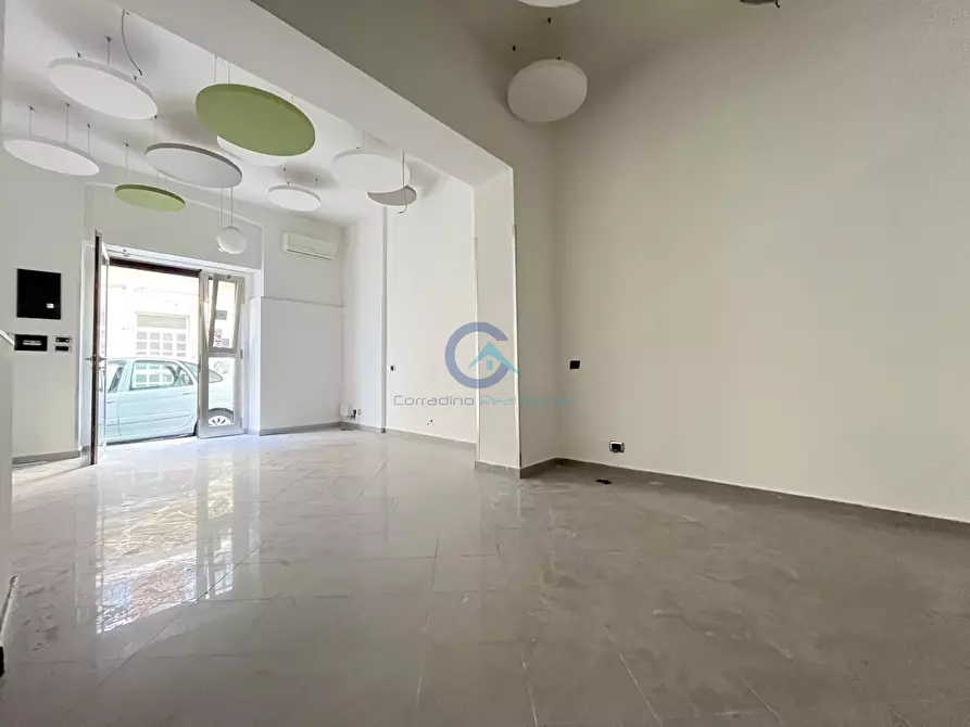 Immagine 2 di Locale commerciale in vendita  in Via Zara 3 a Catanzaro