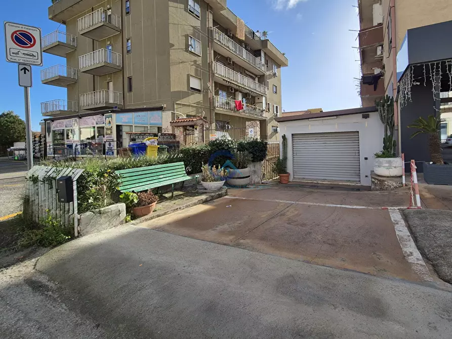 Immagine 7 di Locale commerciale in affitto  a Catanzaro