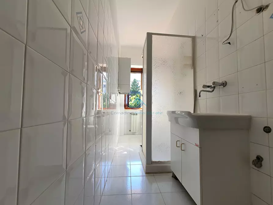 Immagine 13 di Pentalocale in vendita  in Viale dei Normanni 135 a Catanzaro