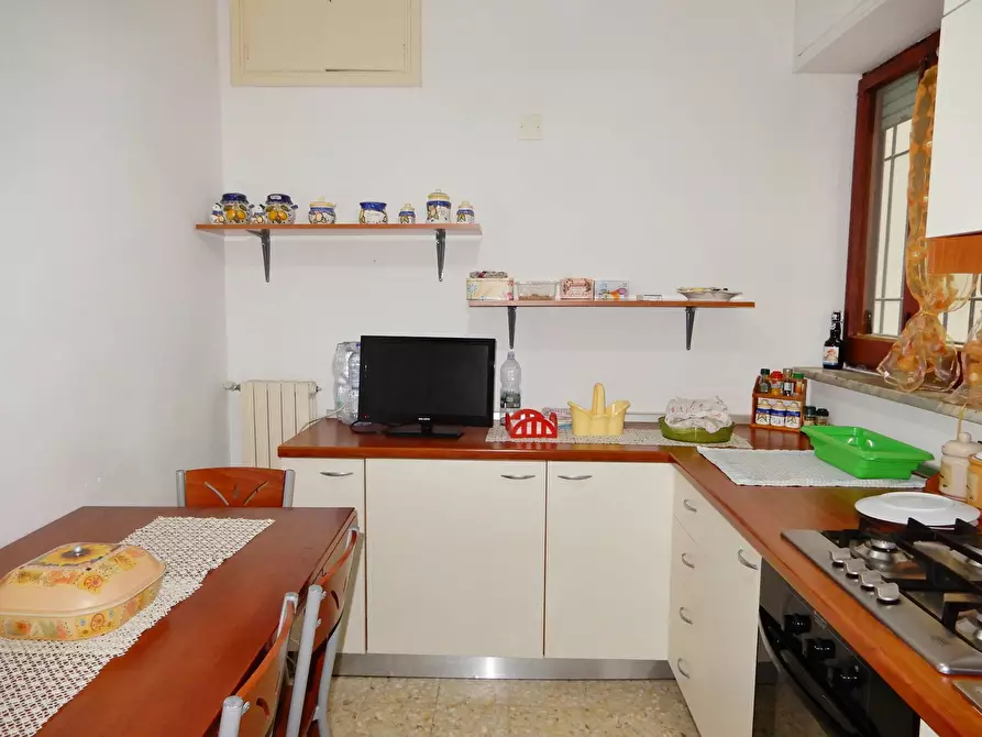 Immagine 4 di Stanza singola in affitto  a Catanzaro