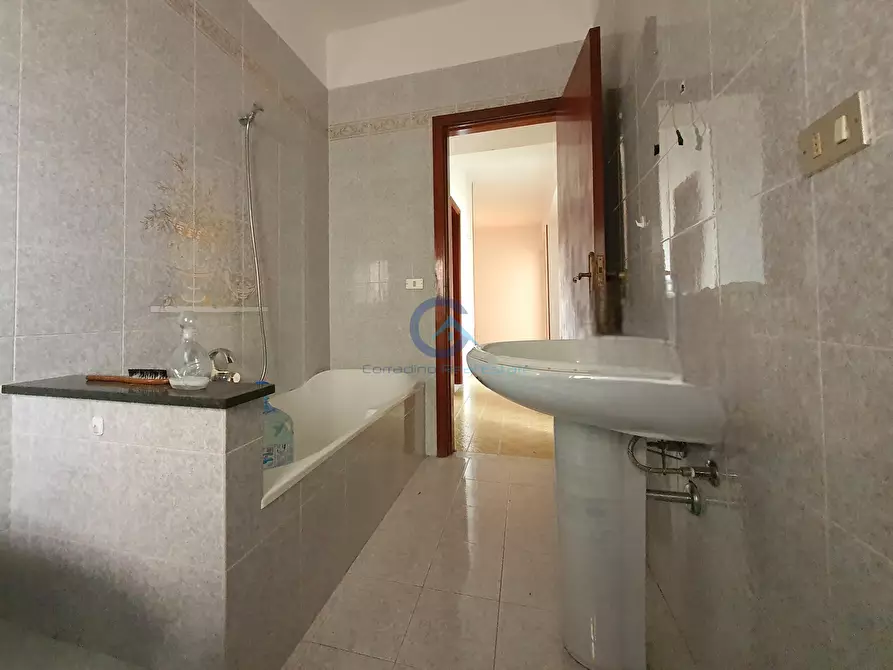 Immagine 19 di Pentalocale in vendita  in Viale Vincenzo de Filippis 298 a Catanzaro