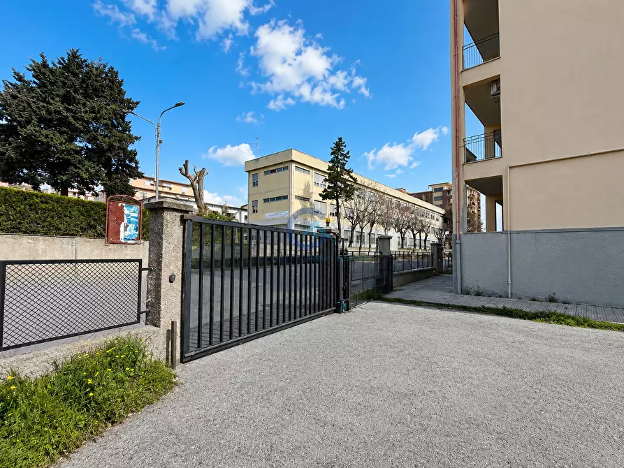 Immagine 30 di Quadrilocale in vendita  in Viale Crotone 66 a Catanzaro