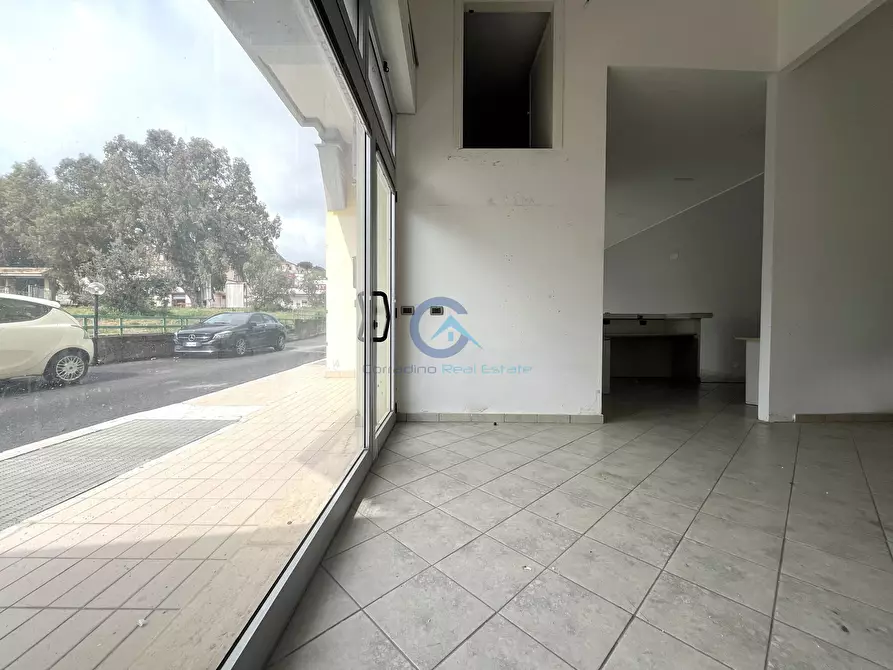 Immagine 7 di Locale commerciale in affitto  in Viale Crotone 237 a Catanzaro