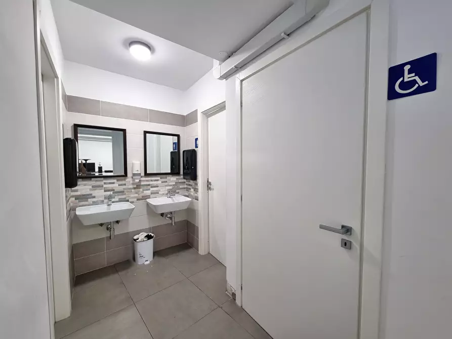 Immagine 6 di Pizzeria / Pub in affitto  in Via A. De Gasperi 14 a Catanzaro