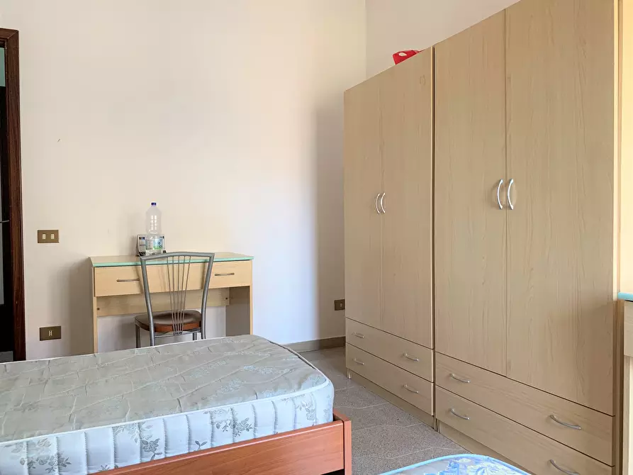 Immagine 12 di Stanza singola in affitto  a Catanzaro
