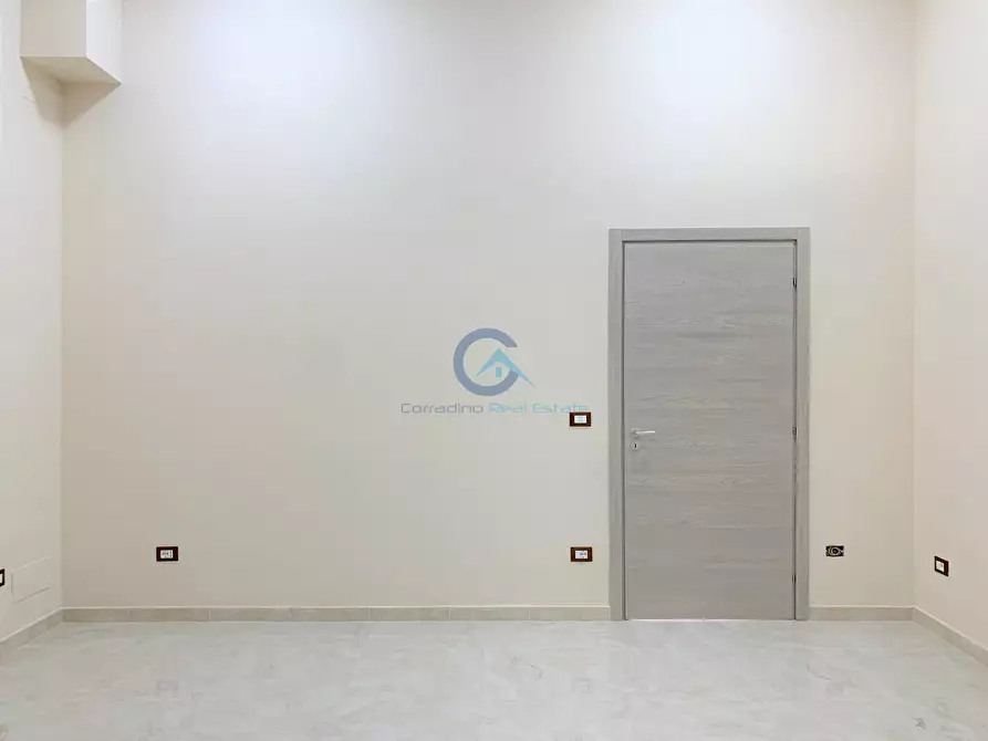 Immagine 5 di Magazzino in affitto  a Catanzaro