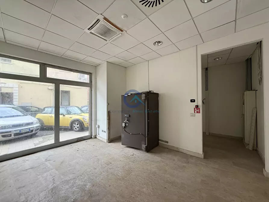 Immagine 16 di Locale commerciale in affitto  in Via Nazario Sauro 9 a Catanzaro