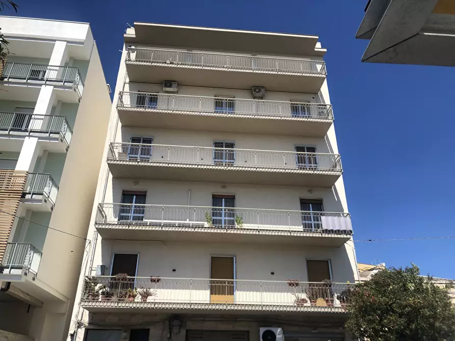 Immagine 1 di Pentalocale in vendita  in CORSO UMBERTO a Siracusa