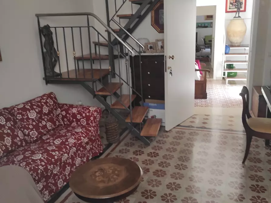 Immagine 6 di Pentalocale in vendita  in Via Vincenzo Mirabella a Siracusa