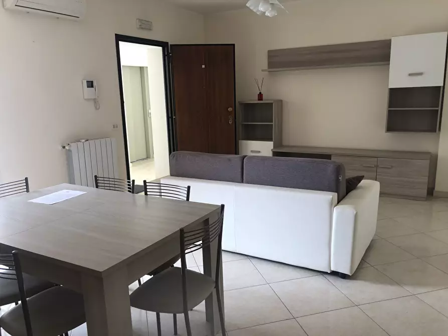 Immagine 3 di Trilocale in vendita  in Via Vizzini a Siracusa