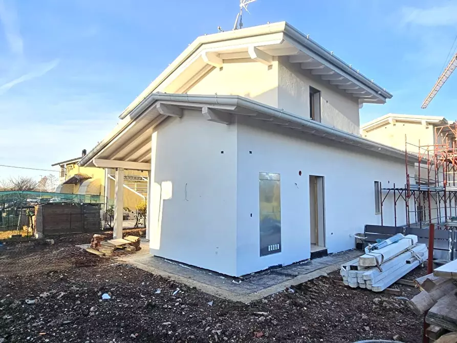 Immagine 2 di Villa in vendita  a Nuvolera