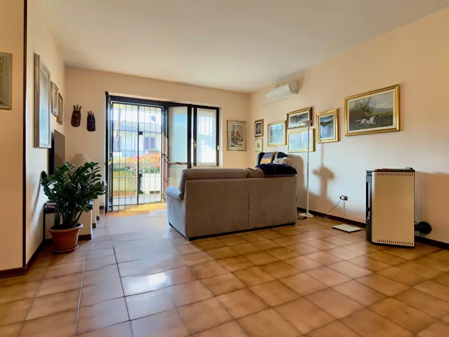 Immagine 8 di Villetta a schiera in vendita  a San Zeno Naviglio