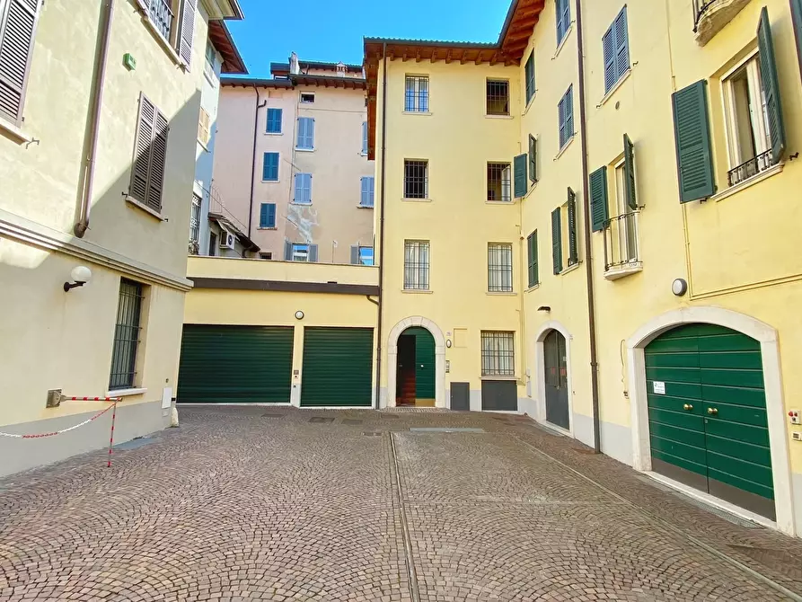 Immagine 13 di Trilocale in affitto  in Via Trieste a Brescia