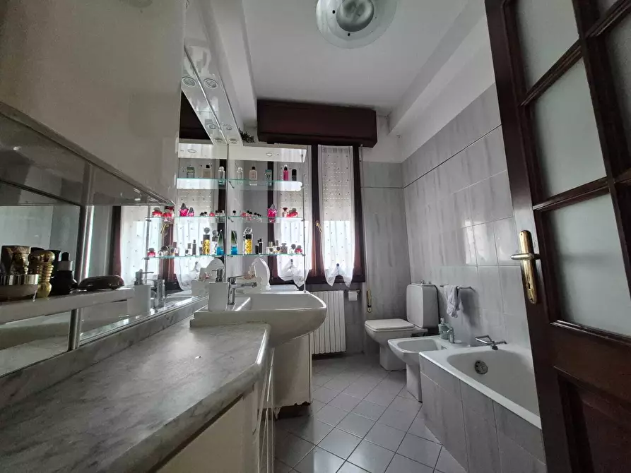 Immagine 11 di Trilocale in vendita  in Via Monte Baldo 8 a Brescia