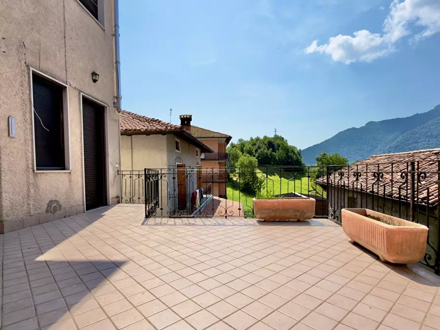 Immagine 2 di Porzione di casa in vendita  in Via per Noffo 29 a Pertica Alta