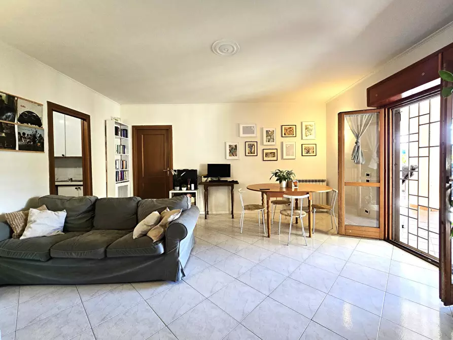 Immagine 4 di Stanza singola in affitto  in Via della Giustiniana 220 a Roma