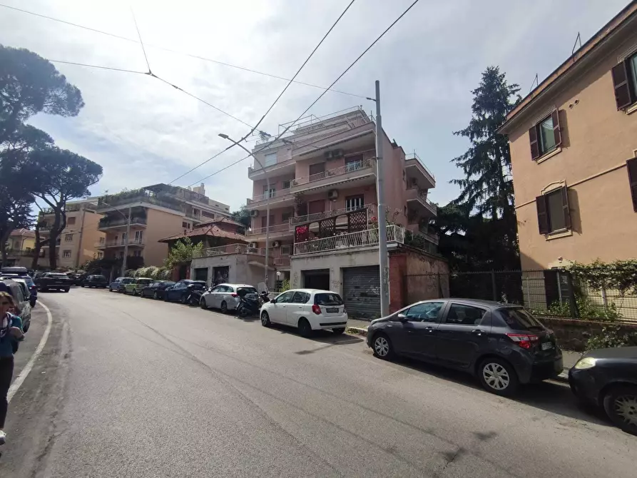 Immagine 9 di Garage in affitto  in Viale Carnaro 49 a Roma