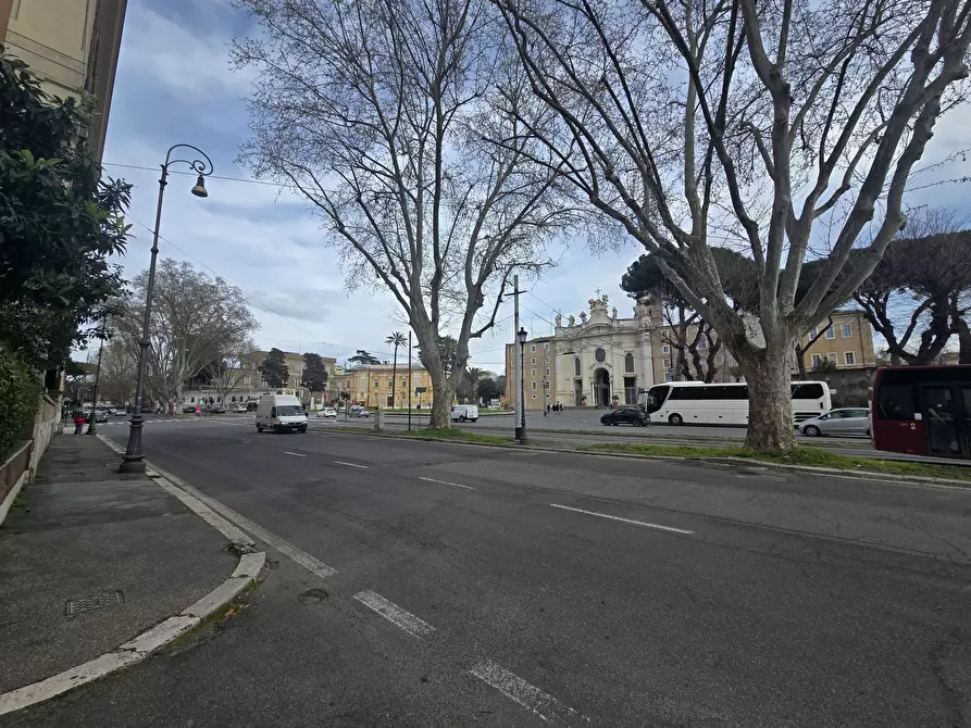 Immagine 24 di Trilocale in affitto  in Piazza di Santa Croce in Gerusalemme 1 a Roma