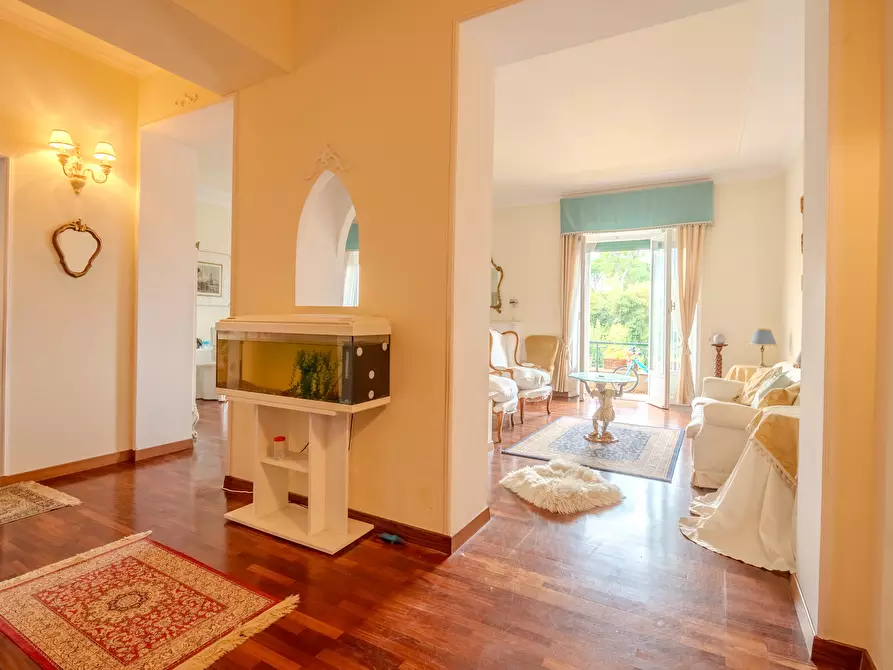 Immagine 5 di Pentalocale in vendita  in Via Nerola 16 a Roma