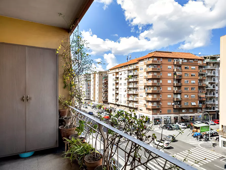 Immagine 1 di Bilocale in vendita  in Via Tiburtina 602 a Roma