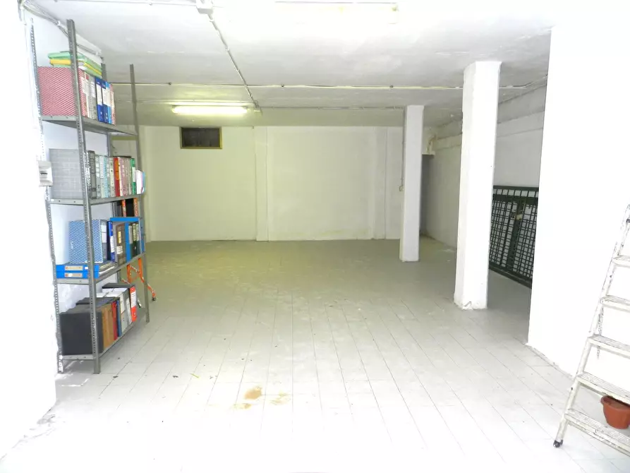 Immagine 26 di Palazzo in vendita  in Via degli Abeti 29 a Roma