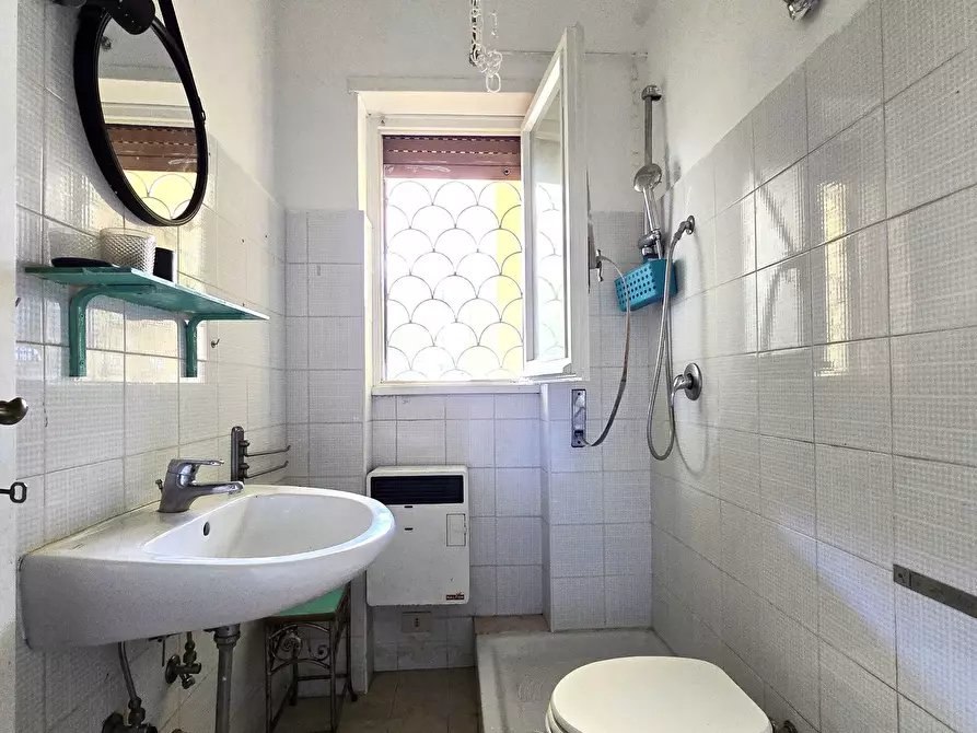 Immagine 18 di Monolocale in vendita  in Via Pietro Frattini 293 a Roma