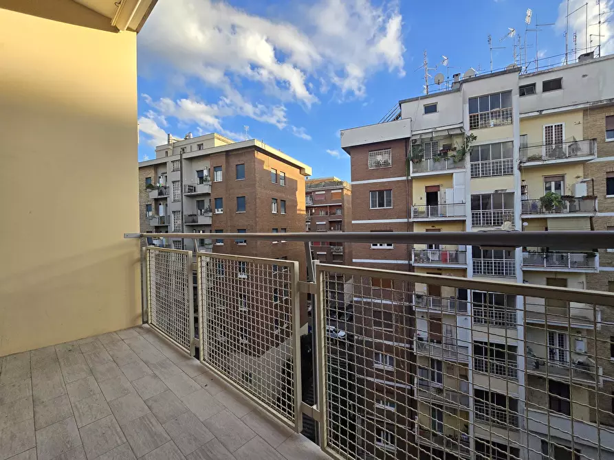 Immagine 23 di Trilocale in affitto  in Via Capo Miseno 6 a Roma
