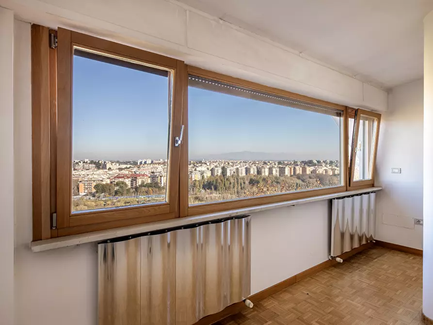 Immagine 21 di Trilocale in vendita  in Via Pietro Mascagni a Roma