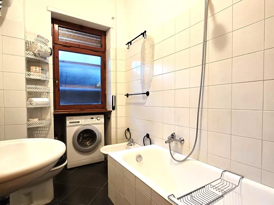 Immagine 23 di Bilocale in affitto  in Via Francesco Cocco Ortu 120 a Roma