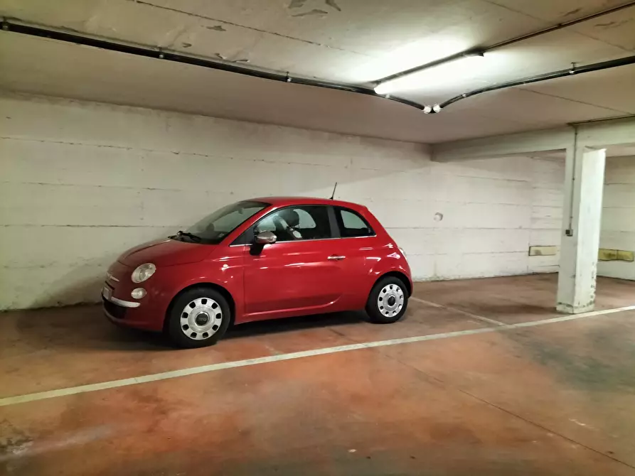 Immagine 36 di Trilocale in affitto  in Viale Avignone 93 a Roma