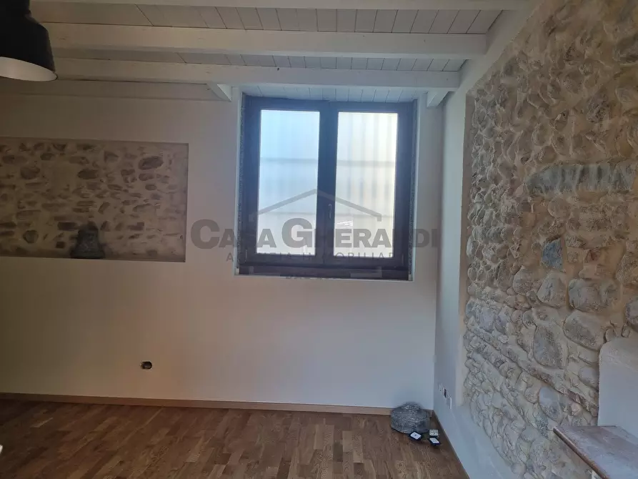 Immagine 13 di Bilocale in vendita  a Paladina