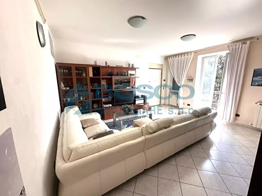 Immagine 1 di Pentalocale in vendita  in Viale Giovanni Amendola 7 a La Spezia