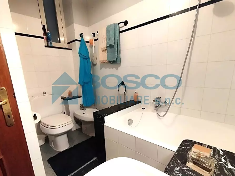 Immagine 11 di Quadrilocale in vendita  in Via Genova 213 a La Spezia